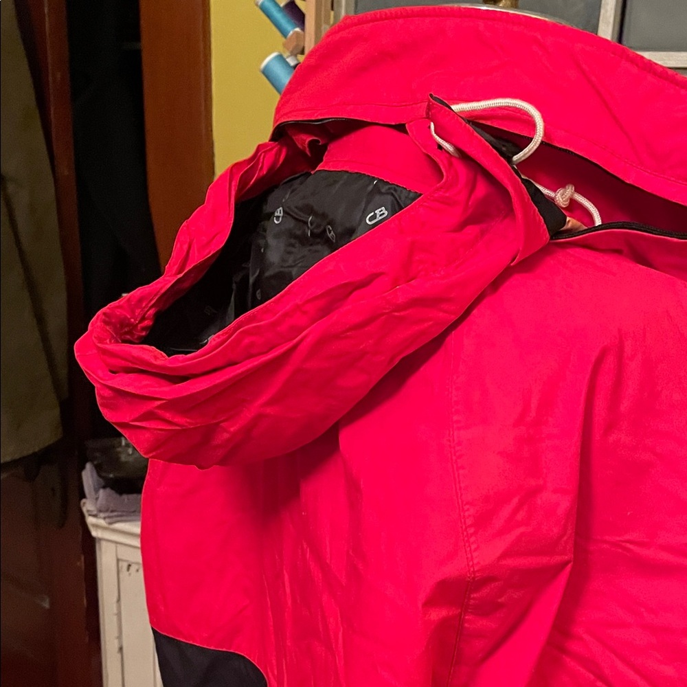 Women's Red and Black Ski Jacket - Picture 4 of 7